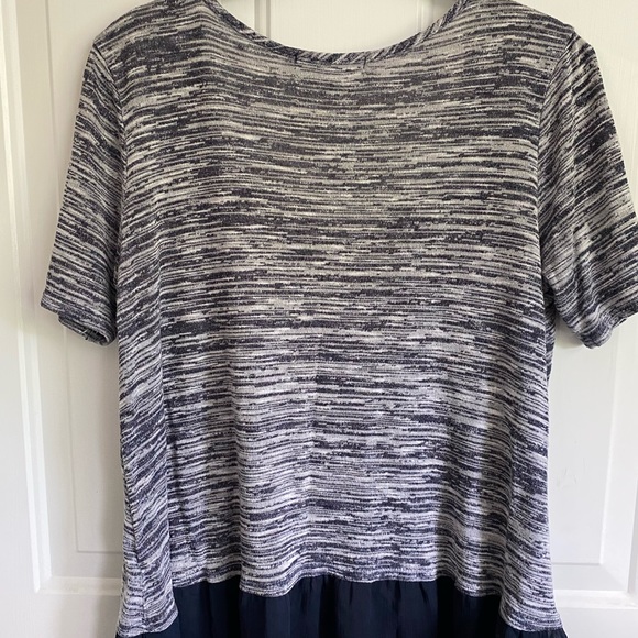 Living Doll Juniors Navy Blue White Short Sleeve Top with Ruffle Hem Size Medium - Picture 2 of 6